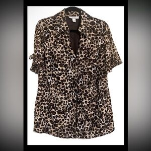 DRESSBARN WOMEN SIZE 1X Leopard Print Button Down Accent Short Sleeve BLOUSE NEW